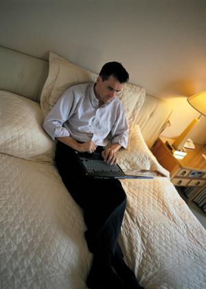 中古ブランドバッグと古着をお得に購入・査定できるワンダーレックス池袋店の魅力と店舗情報